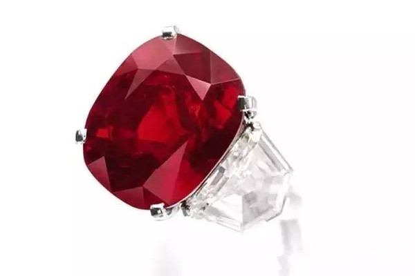 Sunrise Ruby25.59克拉鸽血红红宝石