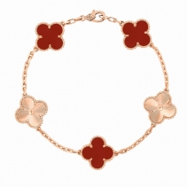 梵克雅宝（Van Cleef & Arpels ）推出 Alhambra 新作：红玉髓和玑镂刻纹